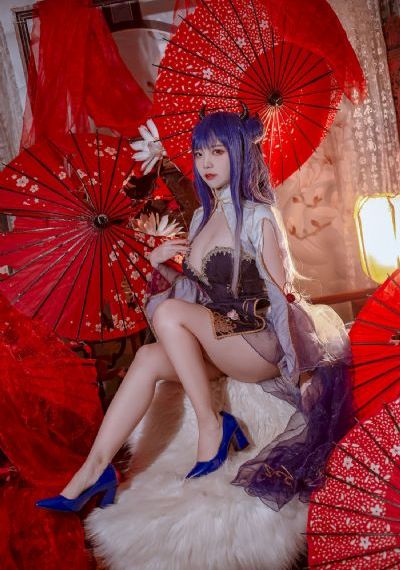 《纵意花丛》