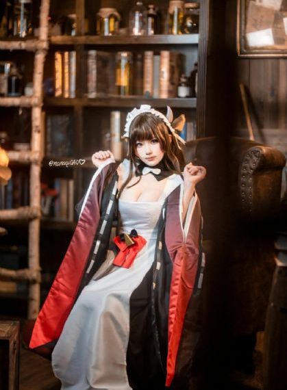 美女光屁屁露全身