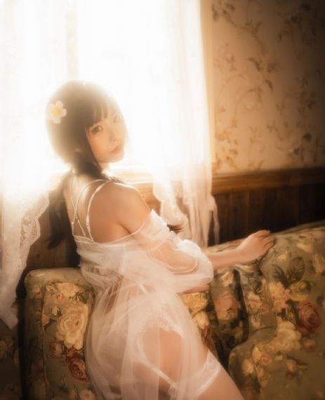 森林里的熊先生在冬眠