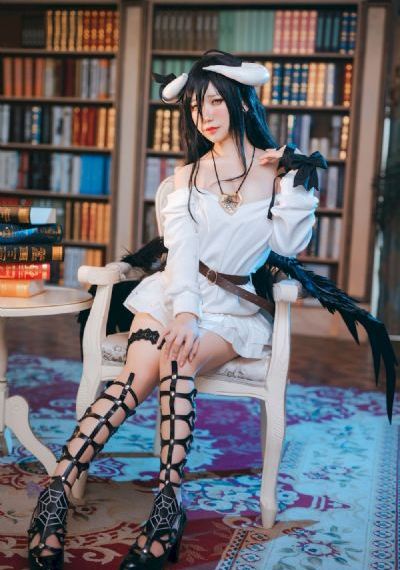 女大学生按摩